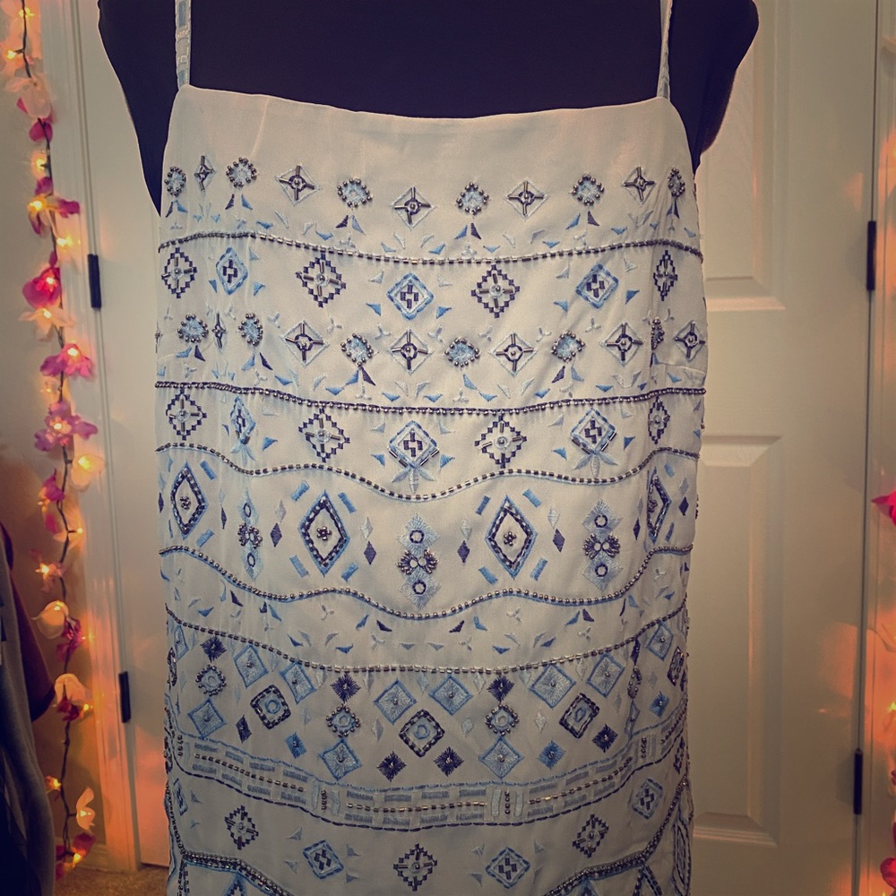 White House Black Market NWOT top size M